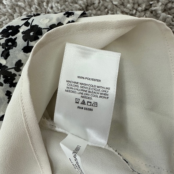 Express Balloon Sleeve Blouse - Picture 13 of 15